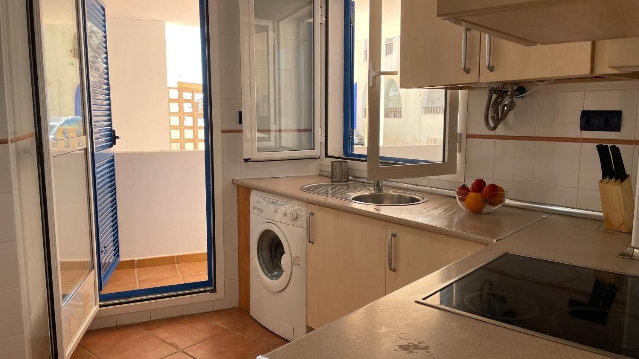 Apartamento De 3 Dormitorios A 60 M De La Playa En La Isleta, Cabo De Gata 拉伊斯莱塔德尔摩洛 外观 照片