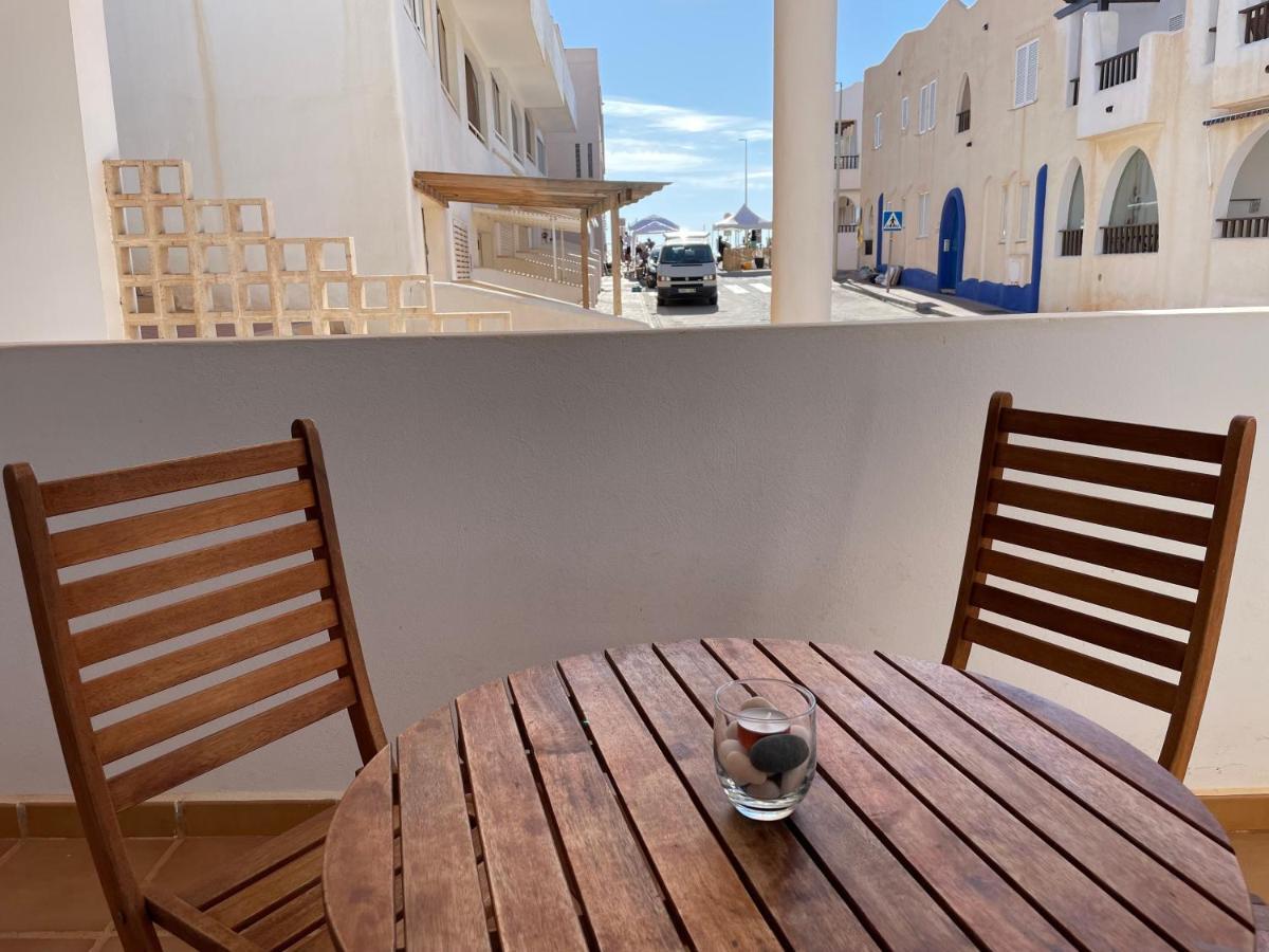 Apartamento De 3 Dormitorios A 60 M De La Playa En La Isleta, Cabo De Gata 拉伊斯莱塔德尔摩洛 外观 照片