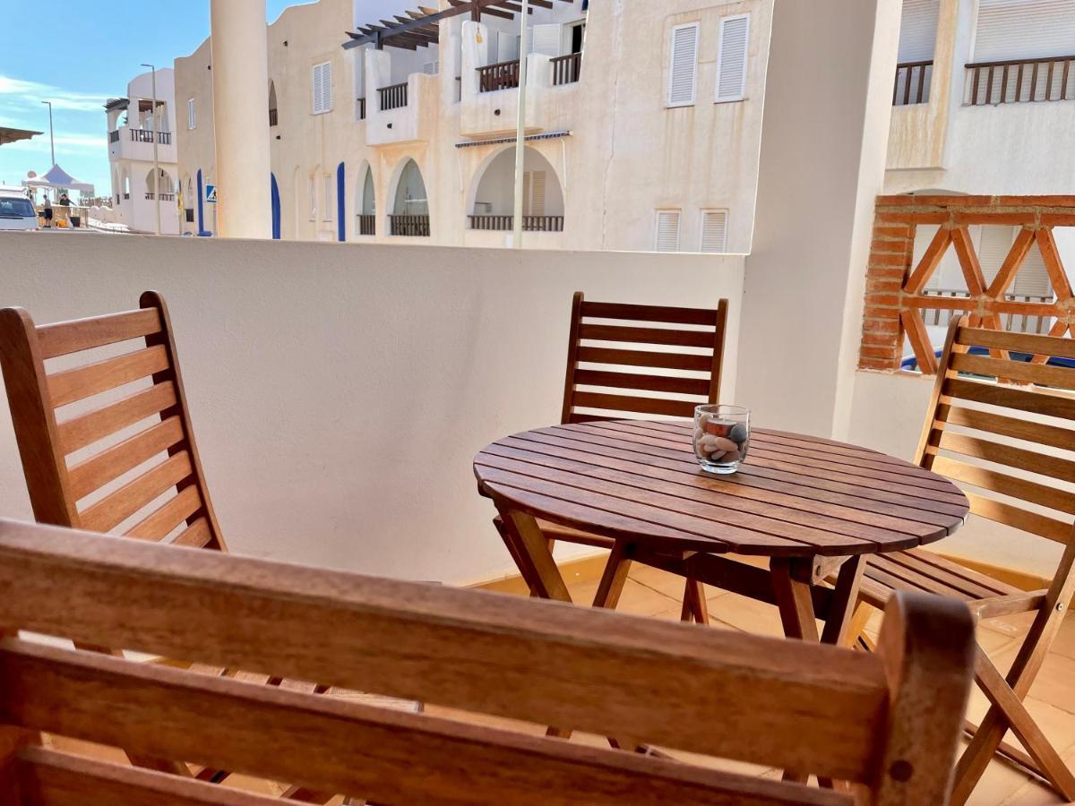 Apartamento De 3 Dormitorios A 60 M De La Playa En La Isleta, Cabo De Gata 拉伊斯莱塔德尔摩洛 外观 照片