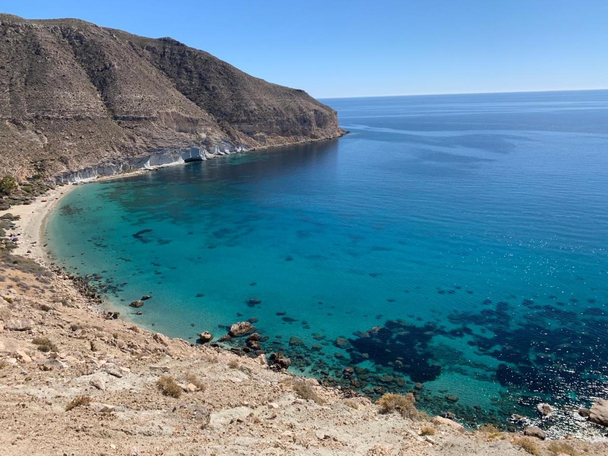 Apartamento De 3 Dormitorios A 60 M De La Playa En La Isleta, Cabo De Gata 拉伊斯莱塔德尔摩洛 外观 照片