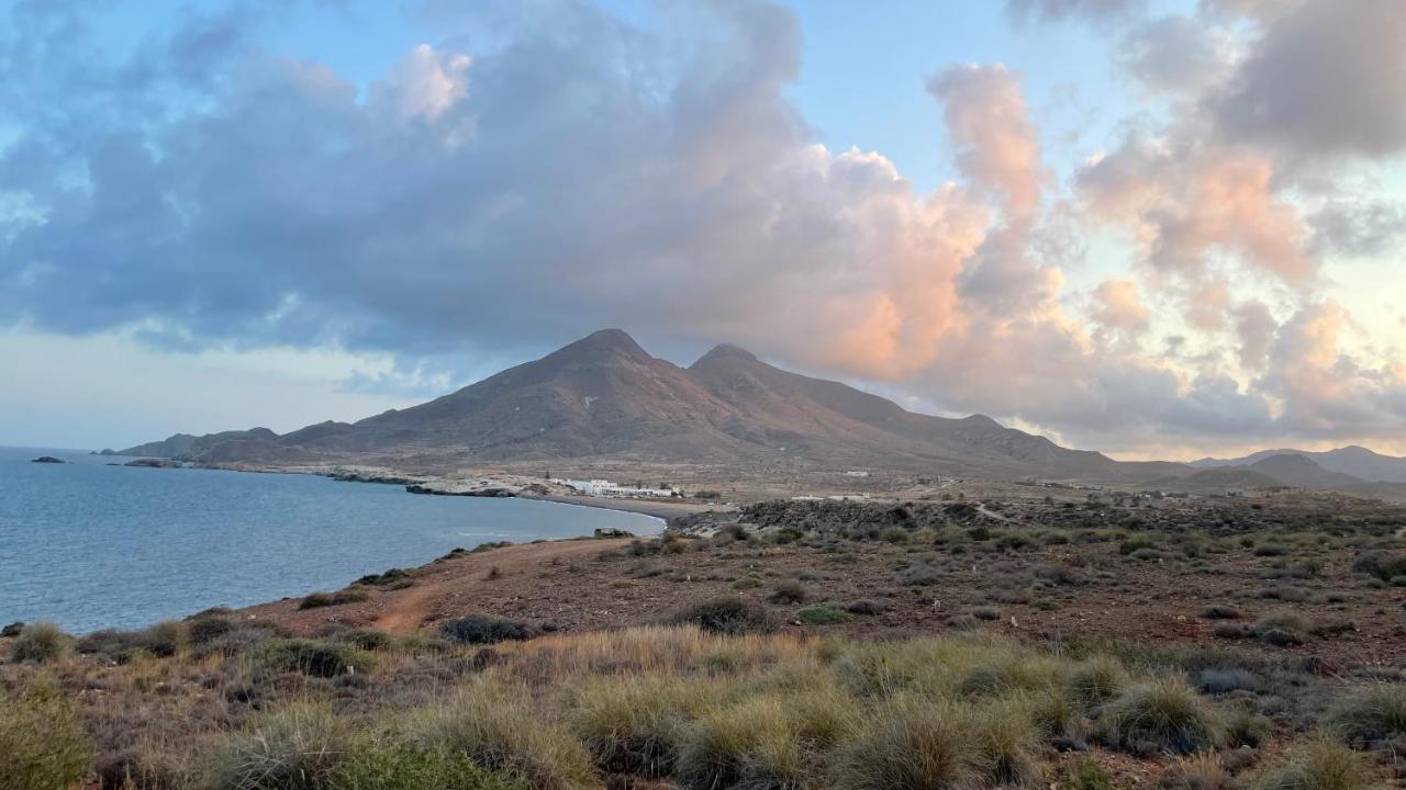 Apartamento De 3 Dormitorios A 60 M De La Playa En La Isleta, Cabo De Gata 拉伊斯莱塔德尔摩洛 外观 照片