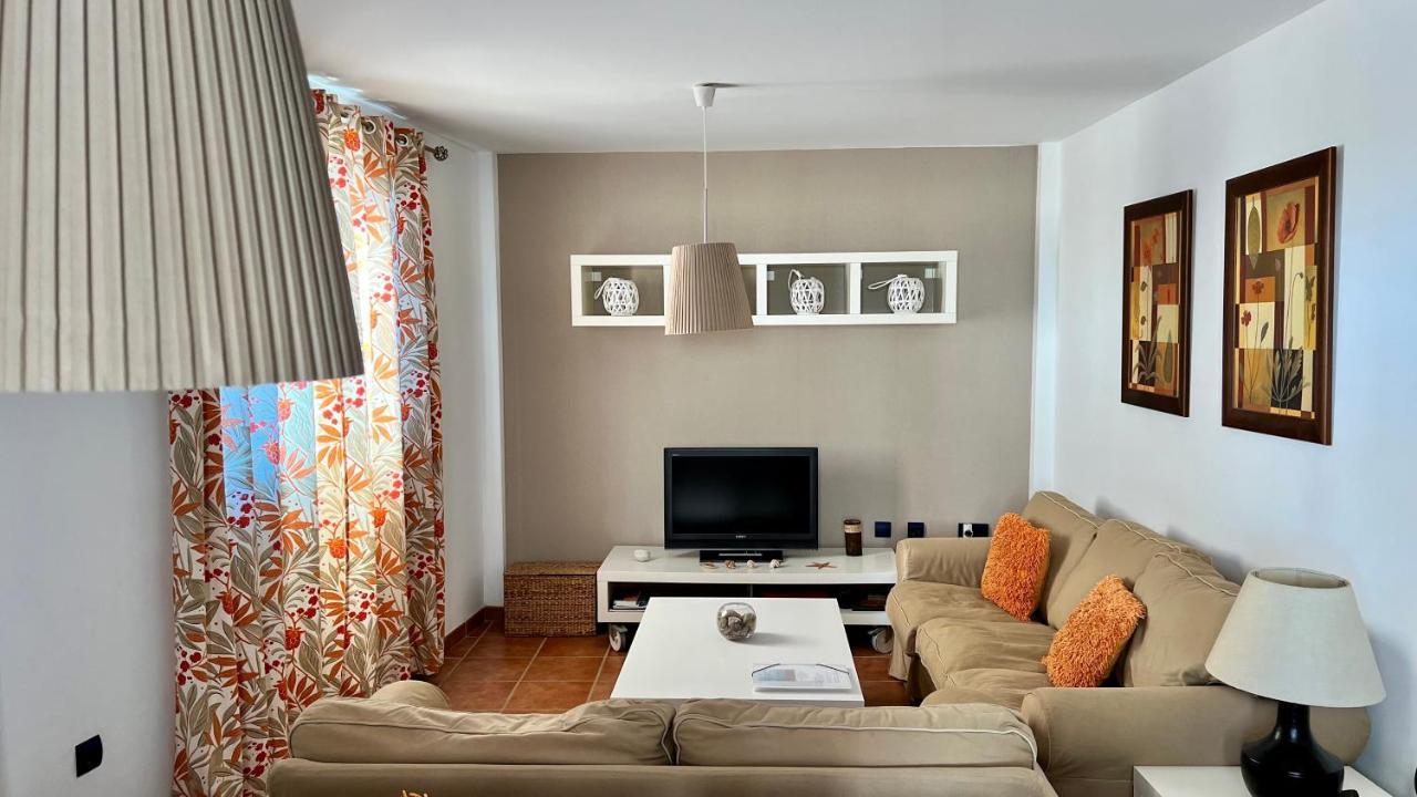 Apartamento De 3 Dormitorios A 60 M De La Playa En La Isleta, Cabo De Gata 拉伊斯莱塔德尔摩洛 外观 照片