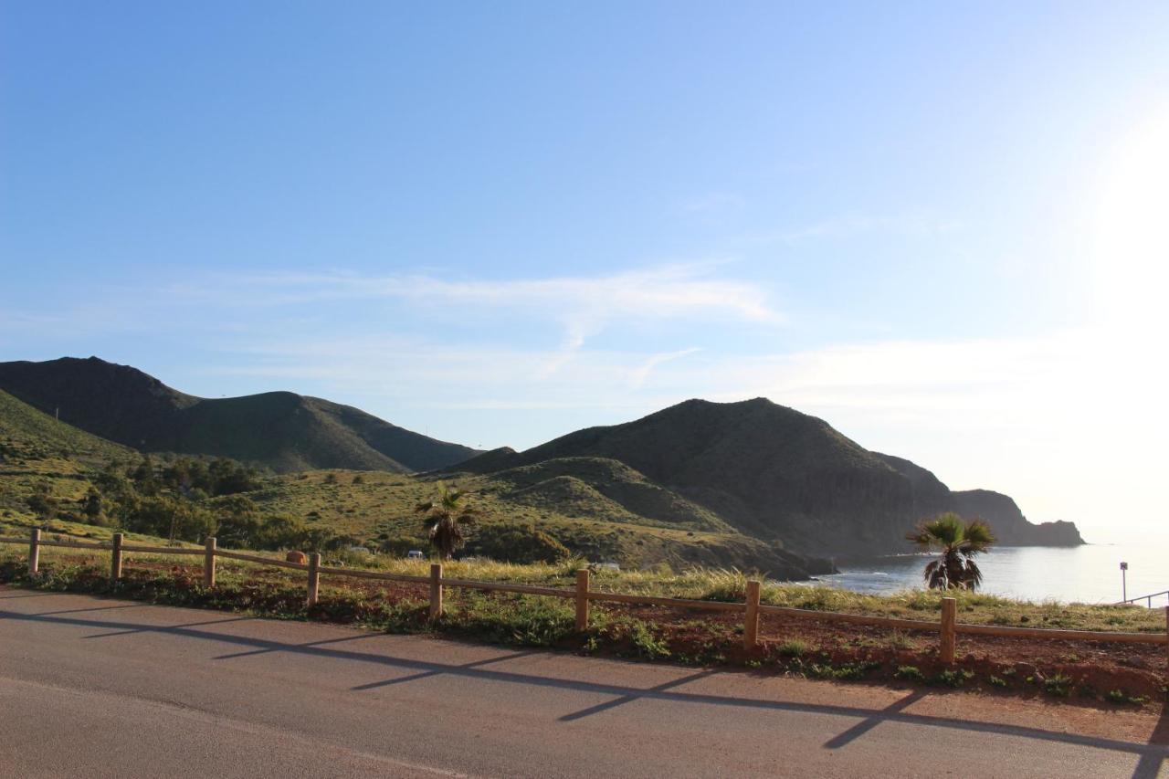 Apartamento De 3 Dormitorios A 60 M De La Playa En La Isleta, Cabo De Gata 拉伊斯莱塔德尔摩洛 外观 照片