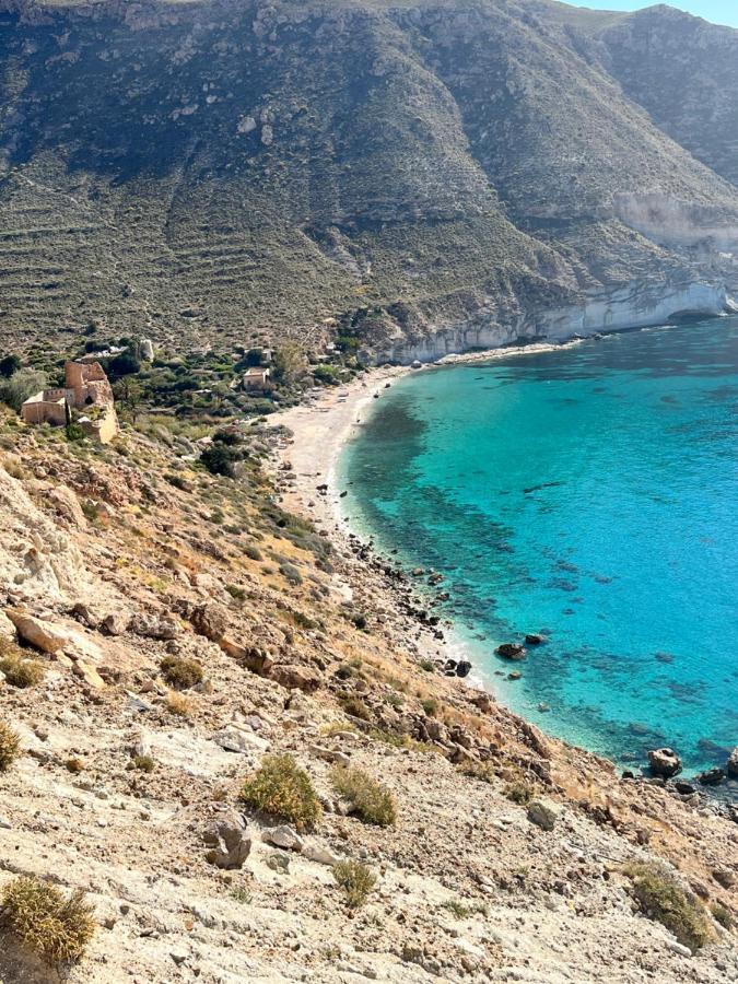 Apartamento De 3 Dormitorios A 60 M De La Playa En La Isleta, Cabo De Gata 拉伊斯莱塔德尔摩洛 外观 照片